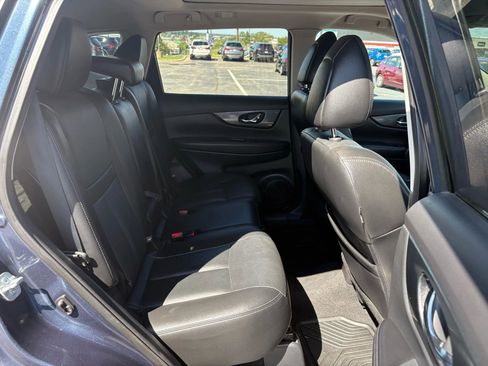 Used 2016 Nissan Rogue SL w/ SL Premium Package image 16