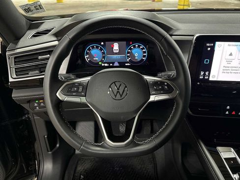 Used 2026 Volkswagen Atlas Cross Sport SE w/ Panoramic Sunroof Package AWD/4WD image 18