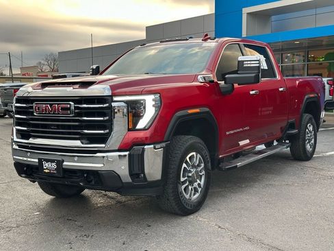 Used 2024 GMC Sierra 2500 SLT w/ SLT Premium Package image 2