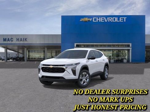 New 2026 Chevrolet Trax LS FWD image 8