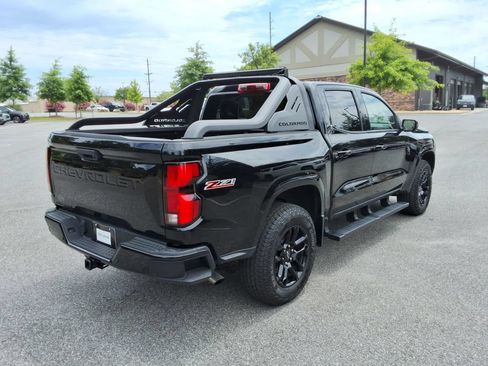 Certified 2025 Chevrolet Colorado Z71 w/ Midnight Edition AWD/4WD image 5