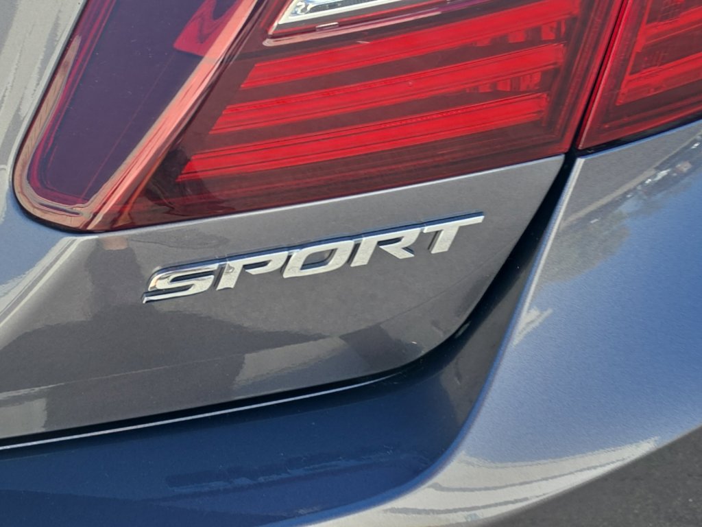 Used 2017 Honda Accord Sport image 7