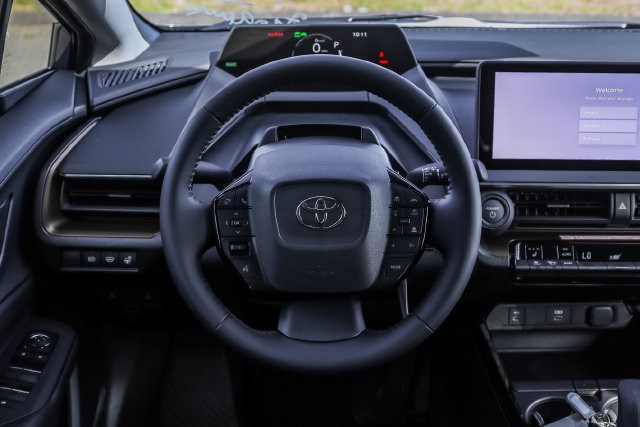 New 2026 Toyota Prius Plug-In Hybrid FWD image 12