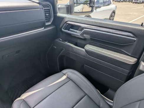Used 2025 Chevrolet Silverado 2500 LTZ w/ Trail Boss Package AWD/4WD image 16