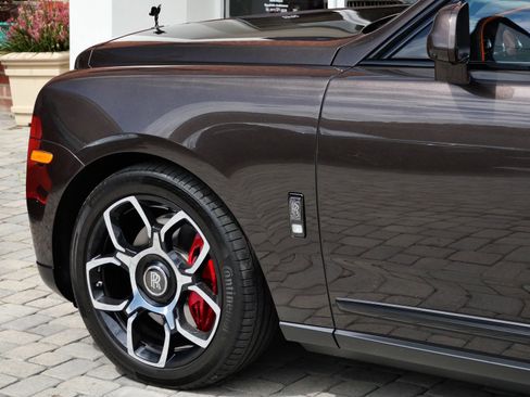 Certified 2022 Rolls-Royce Cullinan Black Badge AWD/4WD image 22