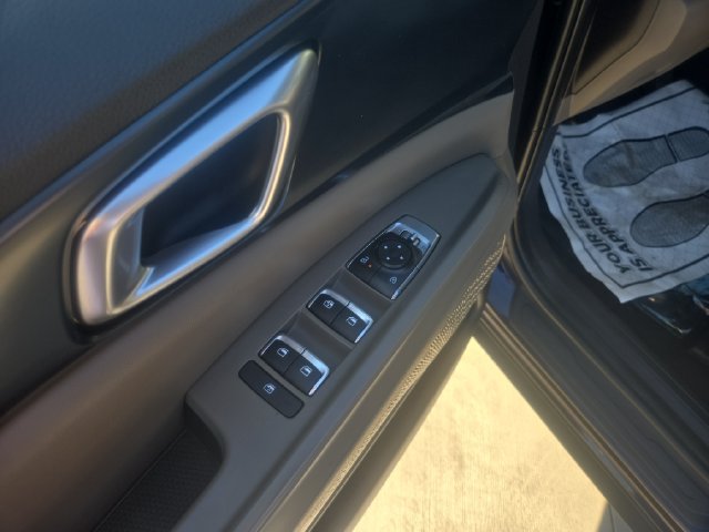 Used 2026 Kia Carnival LXS FWD image 11