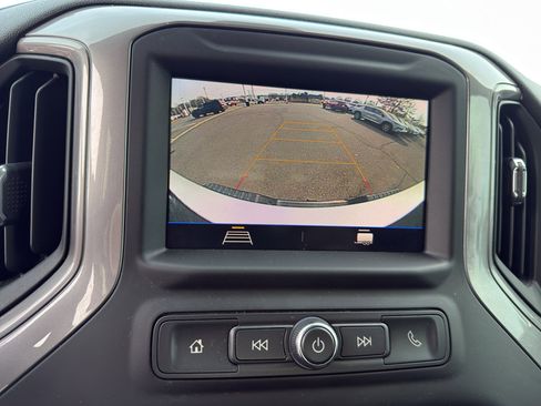 Used 2022 Chevrolet Silverado 2500 Custom w/ Custom Value Package image 20