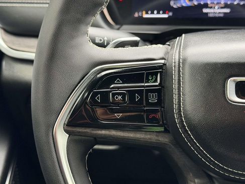 Used 2024 Jeep Grand Cherokee Overland w/ Luxury Tech Group IV image 9