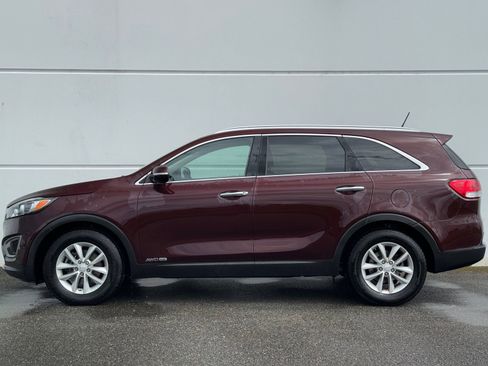 Used 2018 Kia Sorento LX AWD/4WD image 2