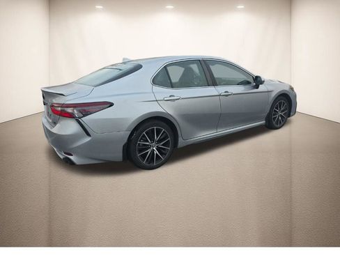 Used 2023 Toyota Camry SE w/ Convenience Package image 4