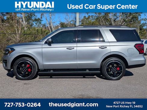 Used 2023 Ford Expedition Limited image 2