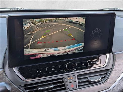 Used 2023 Nissan Altima 2.5 SV w/ SV Premium Package image 19