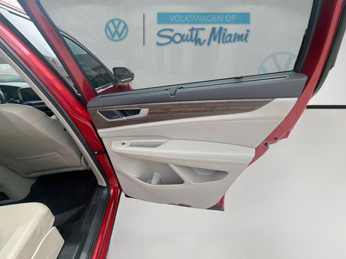Used 2024 Volkswagen Atlas SEL Premium R-Line AWD/4WD image 31