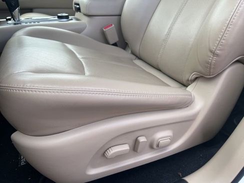 Used 2020 Nissan Pathfinder Platinum image 10