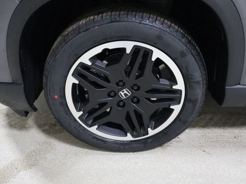 New 2026 Honda Pilot Touring image 7