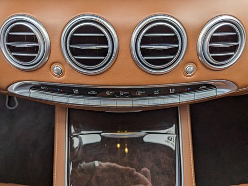 Used 2019 Mercedes-Benz S 560 4MATIC Coupe image 25