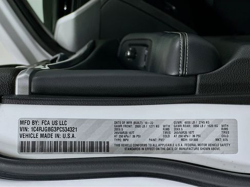 Used 2023 Jeep Grand Cherokee Limited w/ Trailer Tow Prep Group (B) image 12