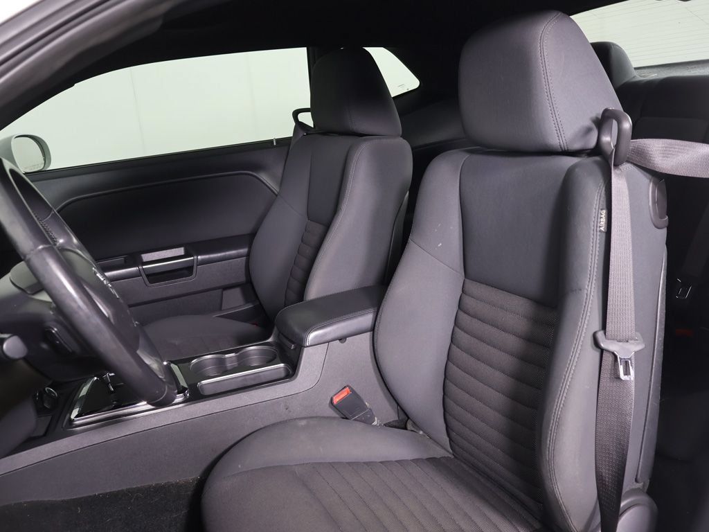 Used 2012 Dodge Challenger SXT RWD image 18