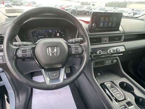 Used 2023 Honda Pilot Elite image 15