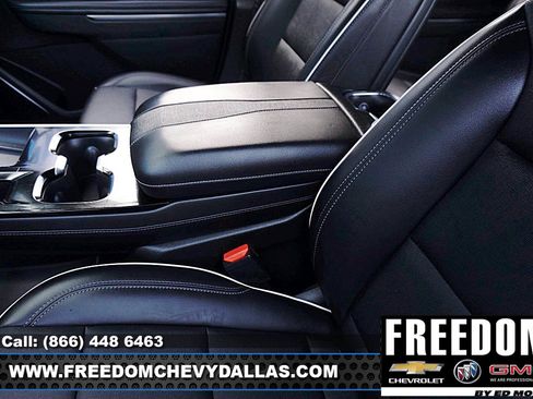 Used 2025 Buick Enclave Preferred image 27