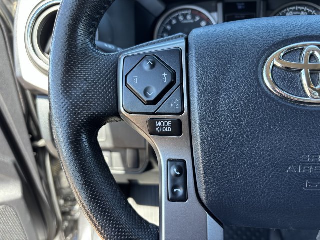 Used 2020 Toyota Tacoma SR5 RWD image 27