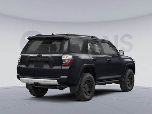 Used 2024 Toyota 4Runner TRD Off-Road image 2