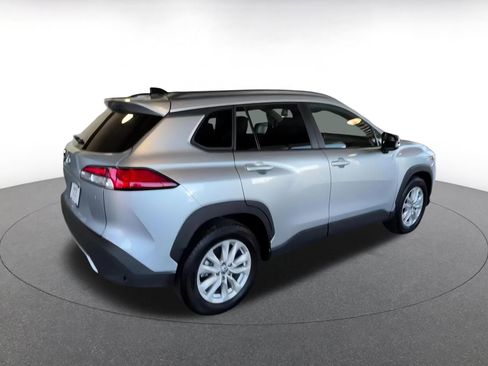 Used 2025 Toyota Corolla Cross LE image 13