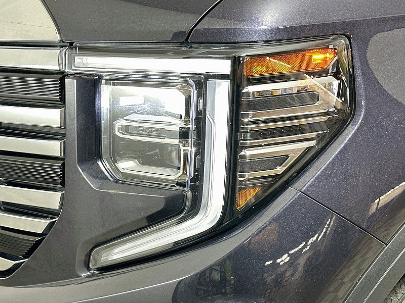 Used 2025 GMC Sierra 1500 SLT AWD/4WD image 24