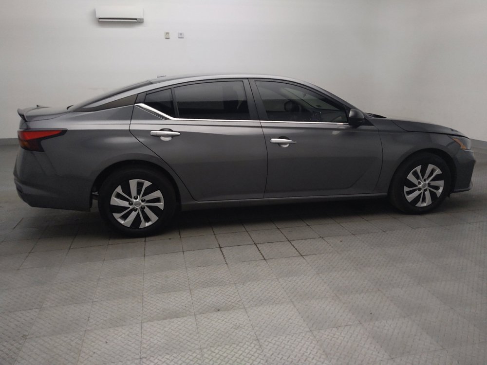 Used 2025 Nissan Altima 2.5 S FWD image 10
