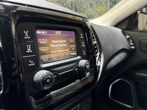 Used 2018 Jeep Compass Latitude image 14