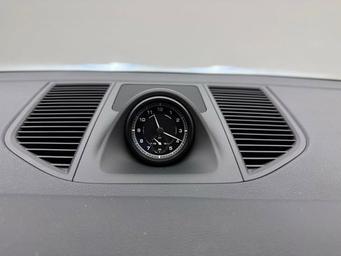 Used 2025 Porsche Macan image 18