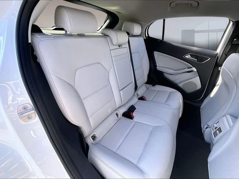 Used 2019 Mercedes-Benz GLA 250 GLA 250 w/ Premium Package image 23