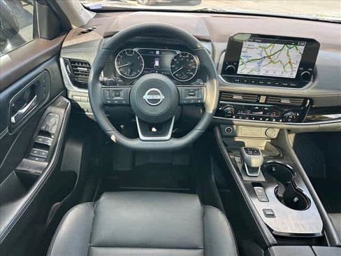 Used 2023 Nissan Rogue SL w/ SL Premium Package FWD image 13