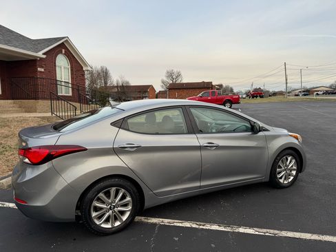 Used 2015 Hyundai Elantra SE w/ Option Group 02 image 10