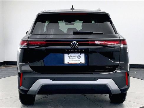 New 2026 Volkswagen Tiguan S image 5