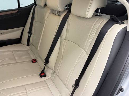 Used 2025 Lexus ES 300h w/ Technology Package FWD image 35