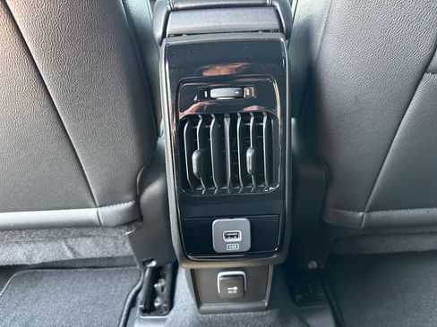 New 2025 Jeep Compass Limited w/ Sun & Sound Group AWD/4WD image 33