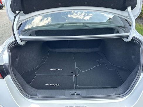 Certified 2025 Nissan Sentra SR w/ SR Premium Package FWD image 27