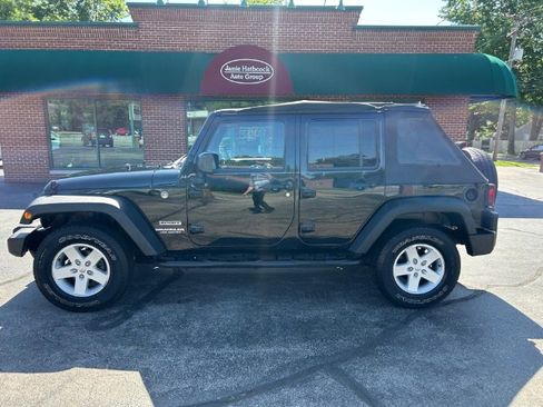 Used 2016 Jeep Wrangler Unlimited Sport w/ Quick Order Package 24S AWD/4WD image 2