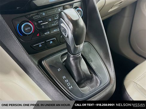 Used 2019 Ford Transit Connect Titanium w/ Titanium Premium Package image 17