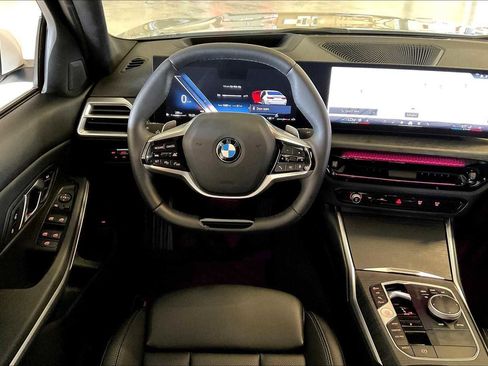 Certified 2025 BMW 330i 330i w/ M Sport Package image 5