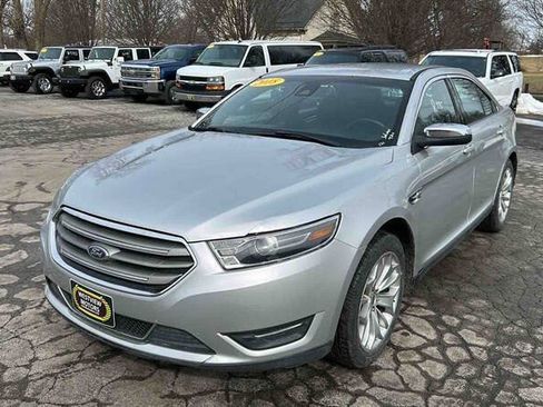 Used 2018 Ford Taurus Limited FWD image 4