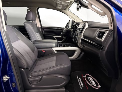 Used 2020 Nissan Titan SV w/ SV Convenience Package AWD/4WD image 29