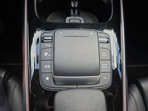 Used 2023 Mercedes-Benz GLB 250 image 25