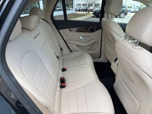 Used 2021 Mercedes-Benz GLC 300 4MATIC image 24