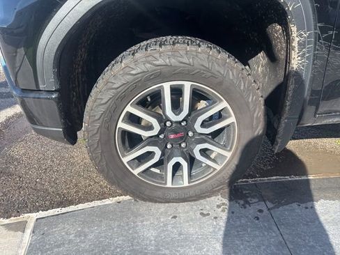 Used 2023 GMC Sierra 1500 AT4 w/ Technology Package image 9