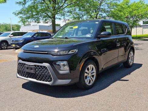 Used 2020 Kia Soul LX FWD image 3