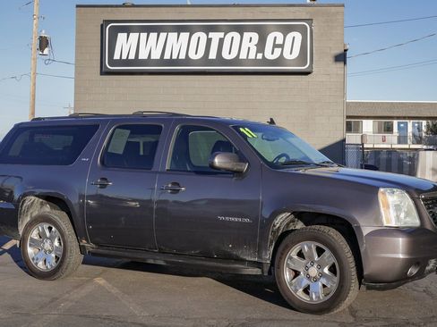 Used 2011 GMC Yukon XL SLT image 1