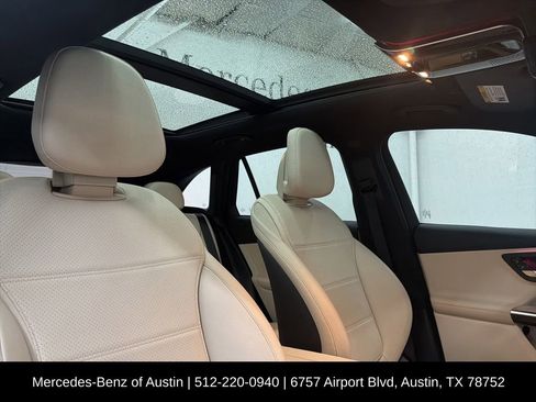 Used 2024 Mercedes-Benz GLC 300 4MATIC image 30