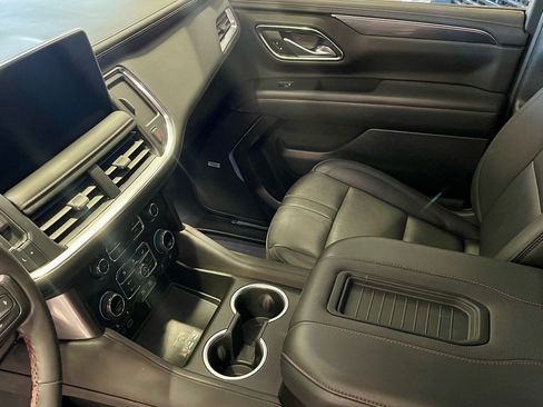 Used 2024 Chevrolet Suburban RST w/ Luxury Package image 28